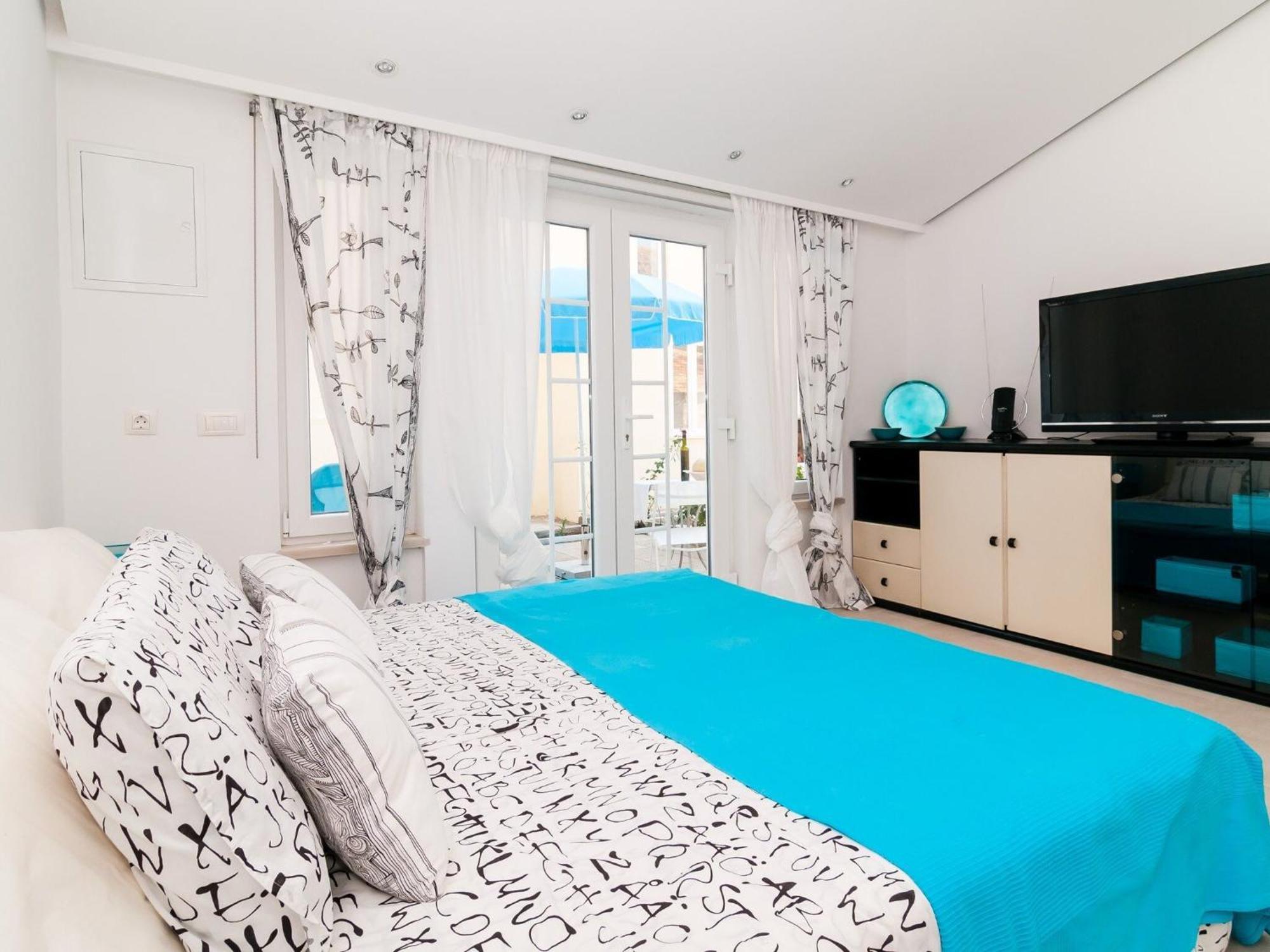 Carmen & Tosca -studio With Patio Apartment *